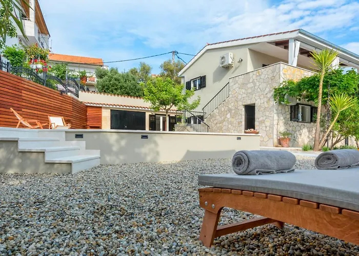 Villa Verandah *