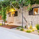 Villa Verandah *