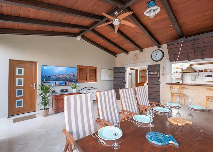 Verandah فيلة تروغير